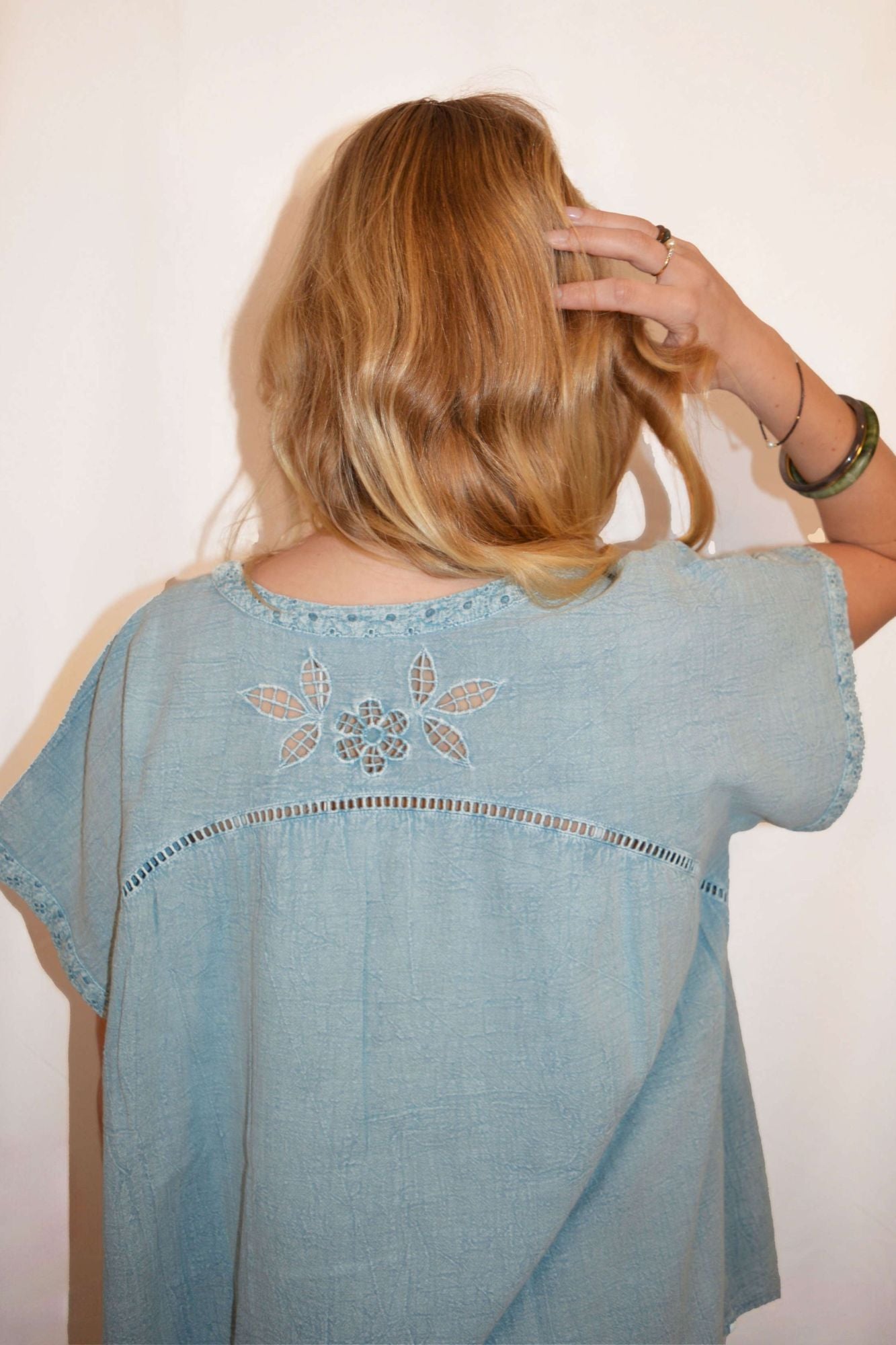Shifumo Eyelet Top