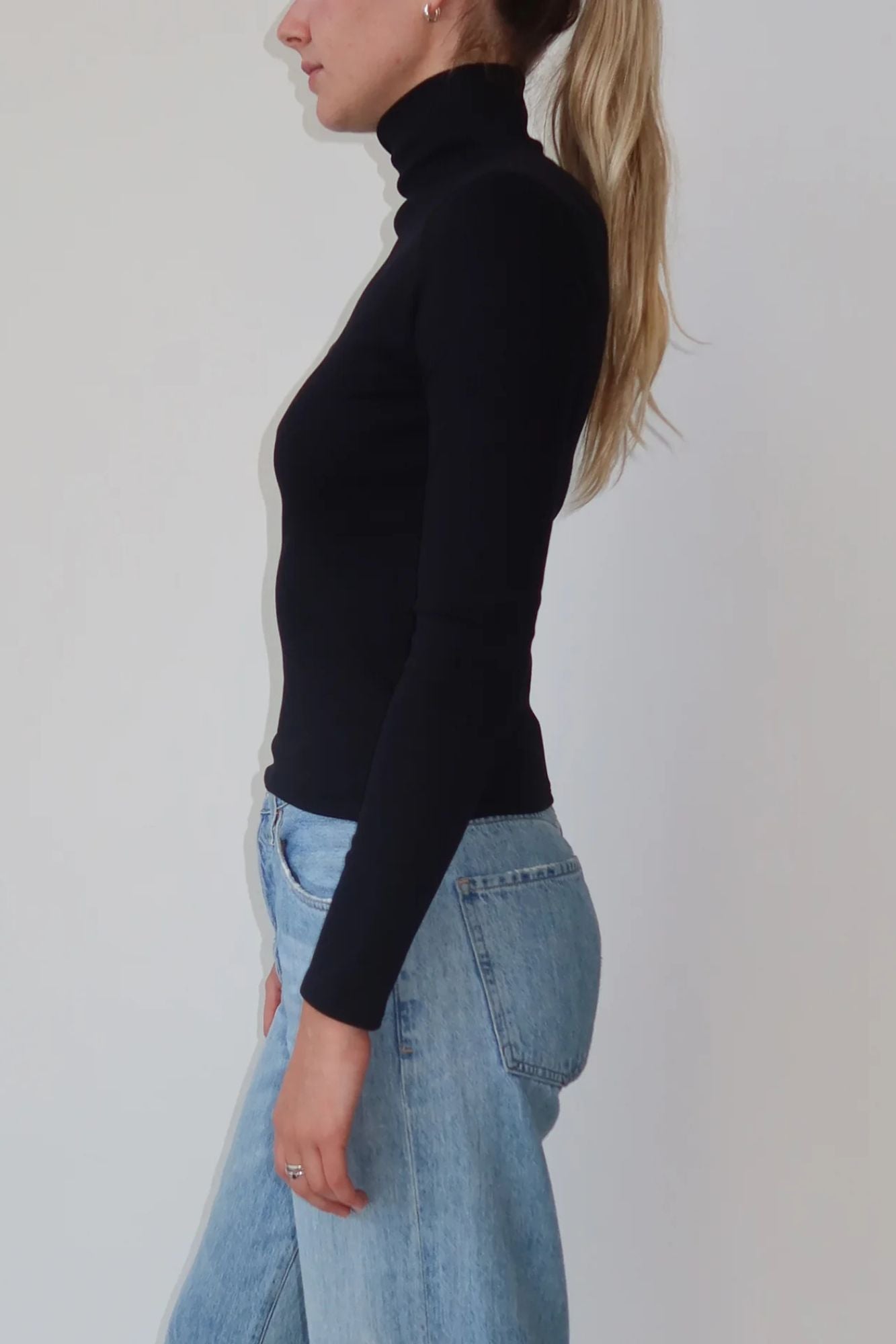 Ribbed Fitted Turtleneck