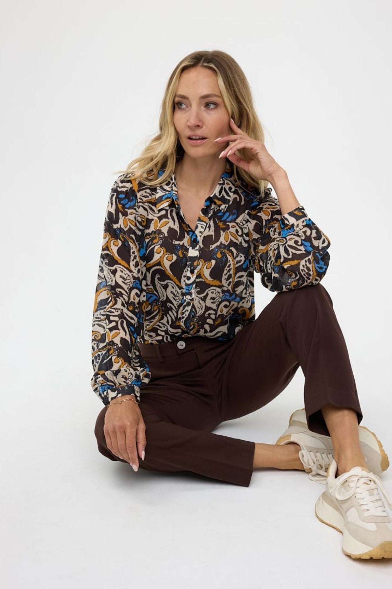 Blouse Vneck Elegant Leaves