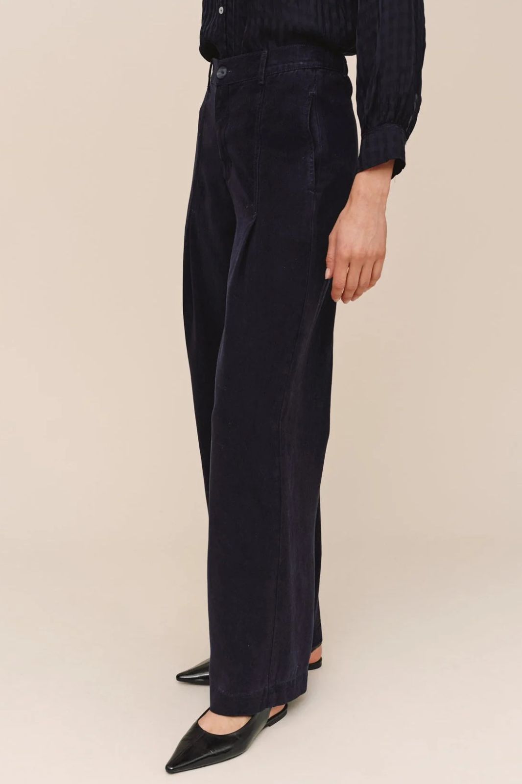 Elongated Tuck Pant