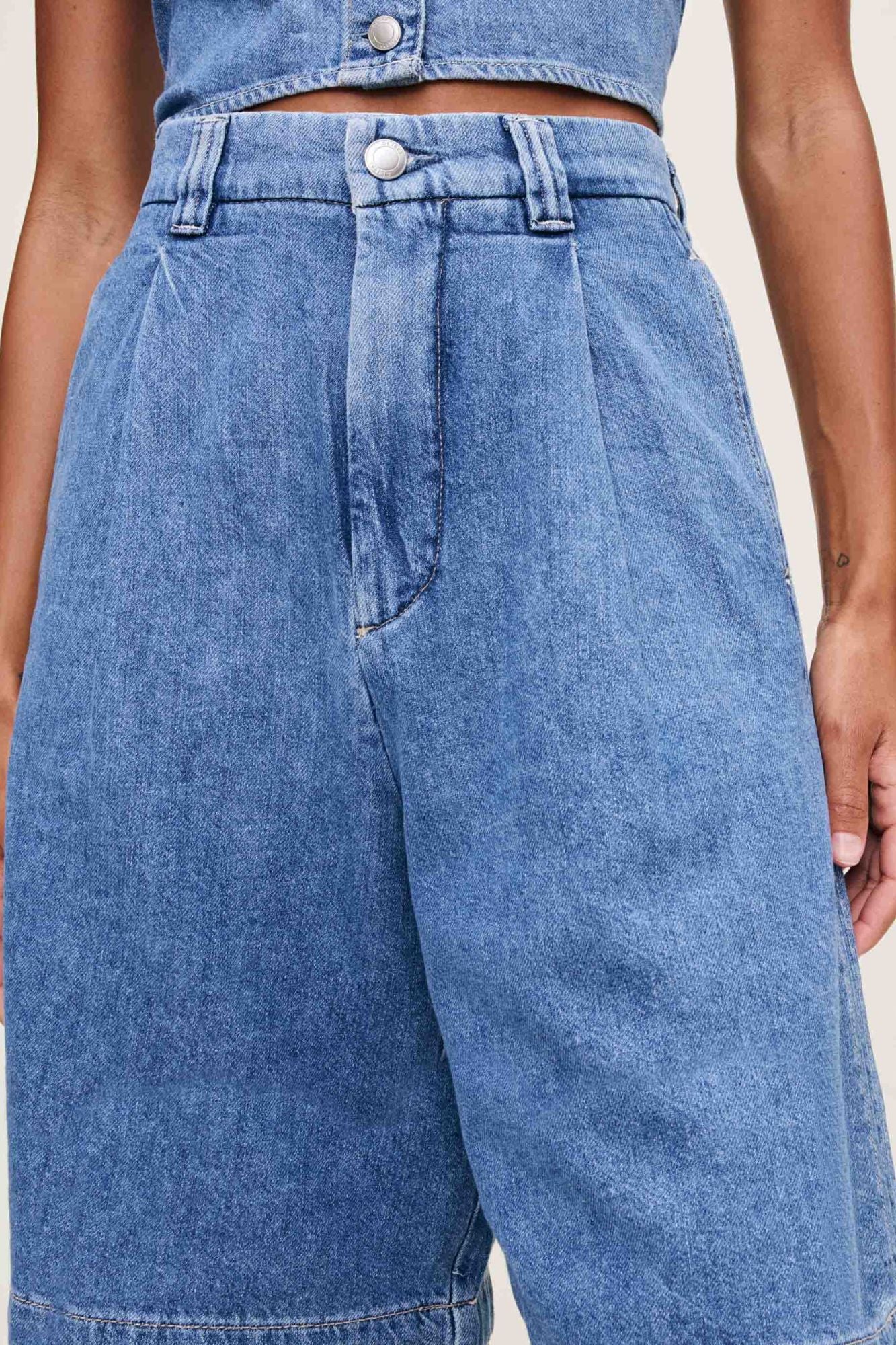Hepburn Jean Short High Rise Pleated 12.5"