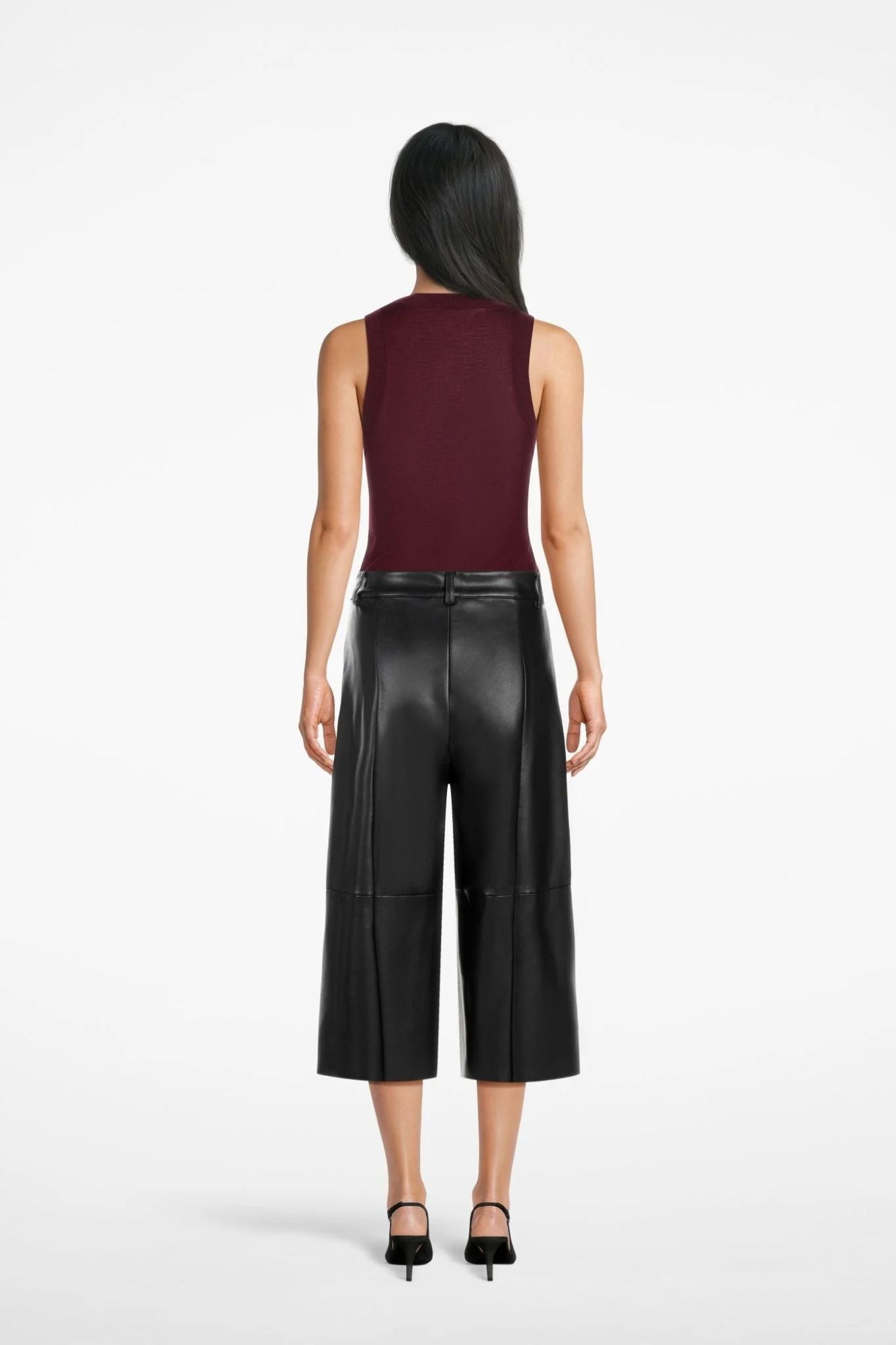 Gela Sleeveless Crew