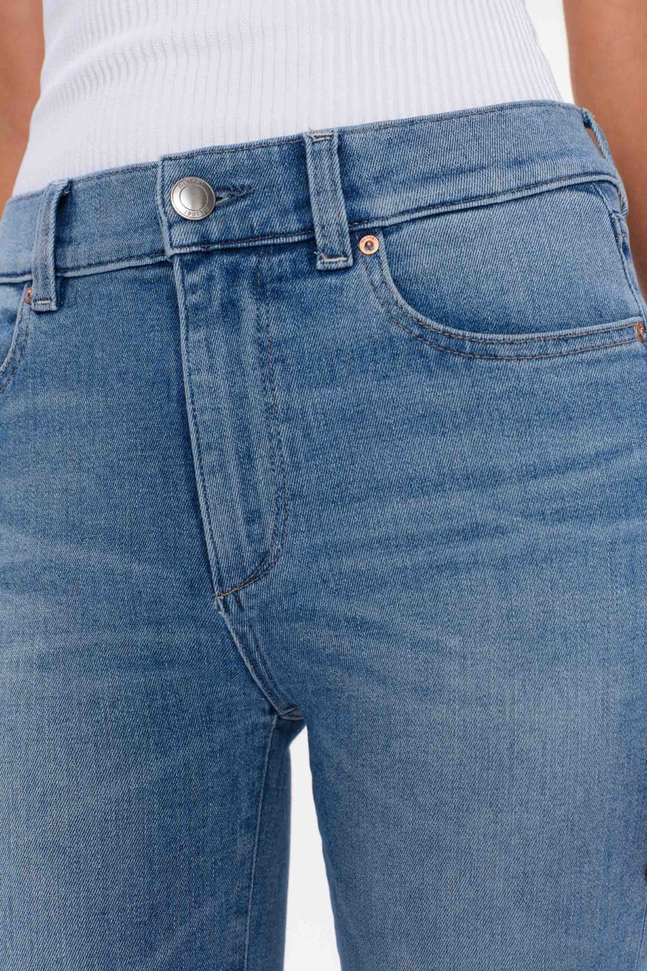 Mara Straight Mid Rise Instasculpt Ankle