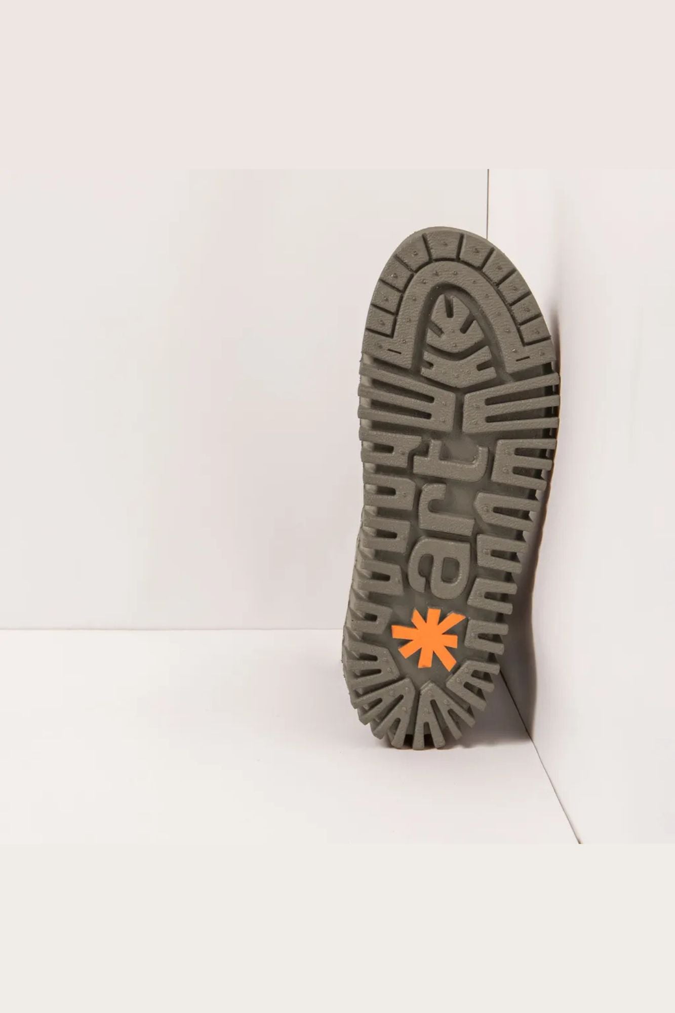 Brighton Shoe | 1532 Nobuck