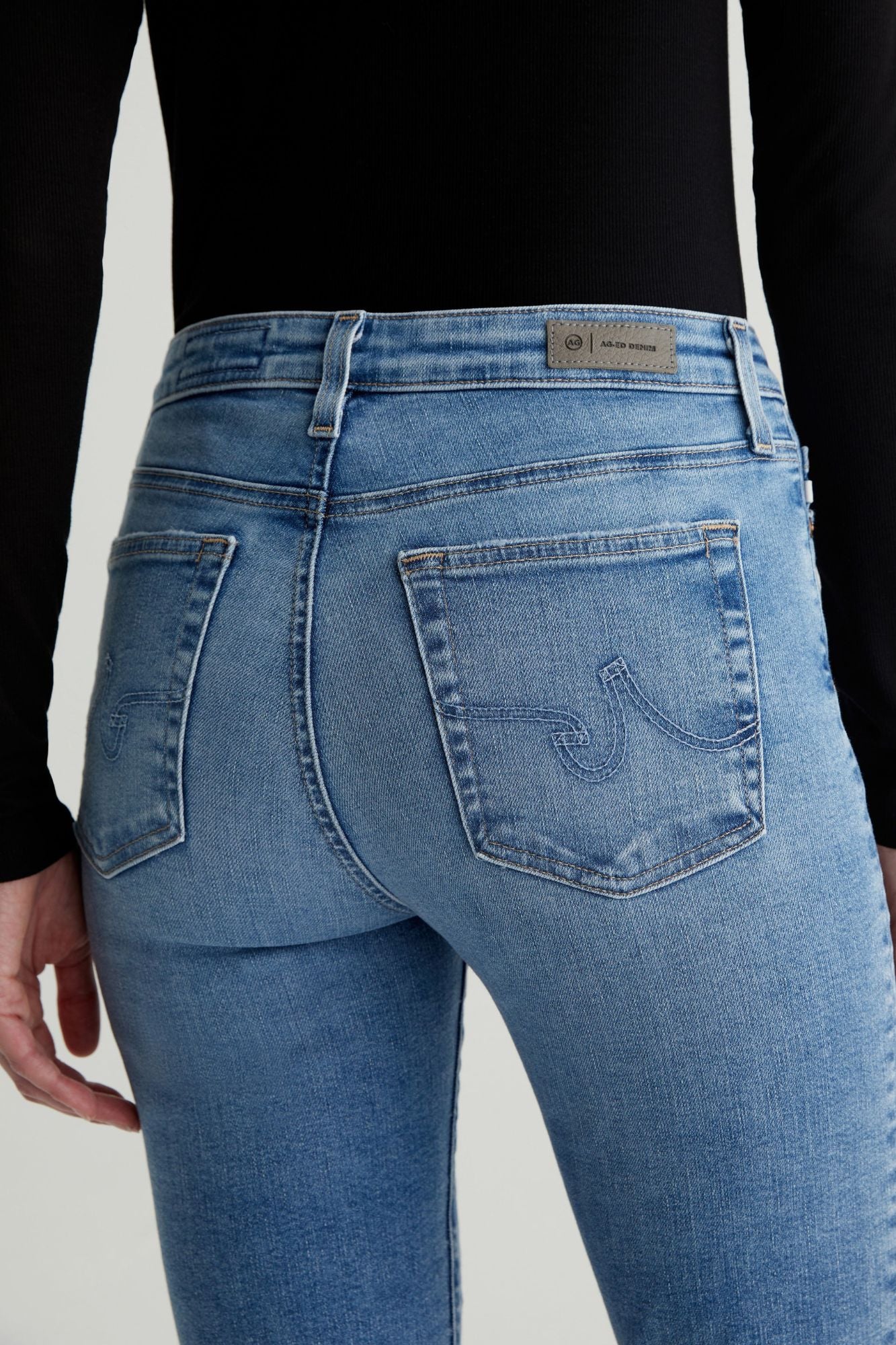 Mari Mid-Rise Crop