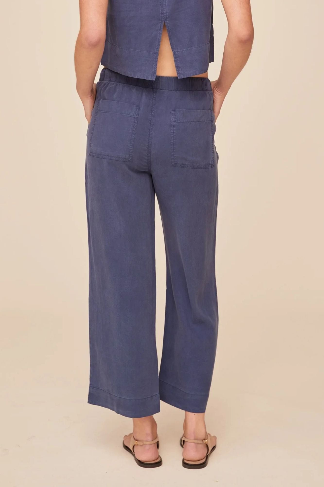 Easy Pocket Wide Leg Crop