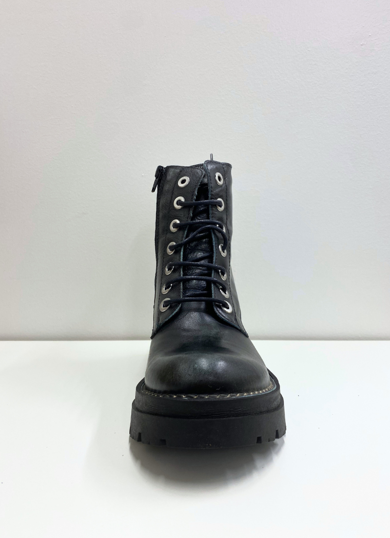 6076 Century Leather Boots