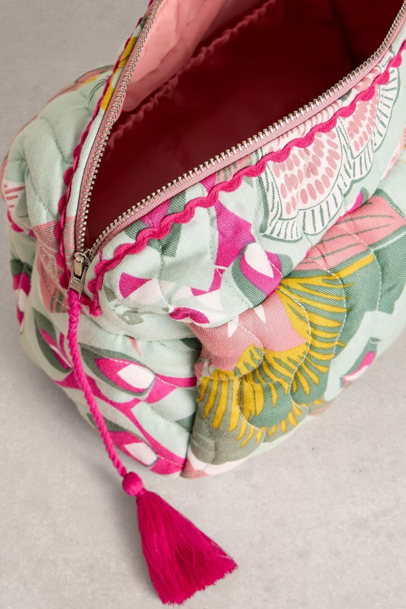 Shelby Quilted Wash Bag