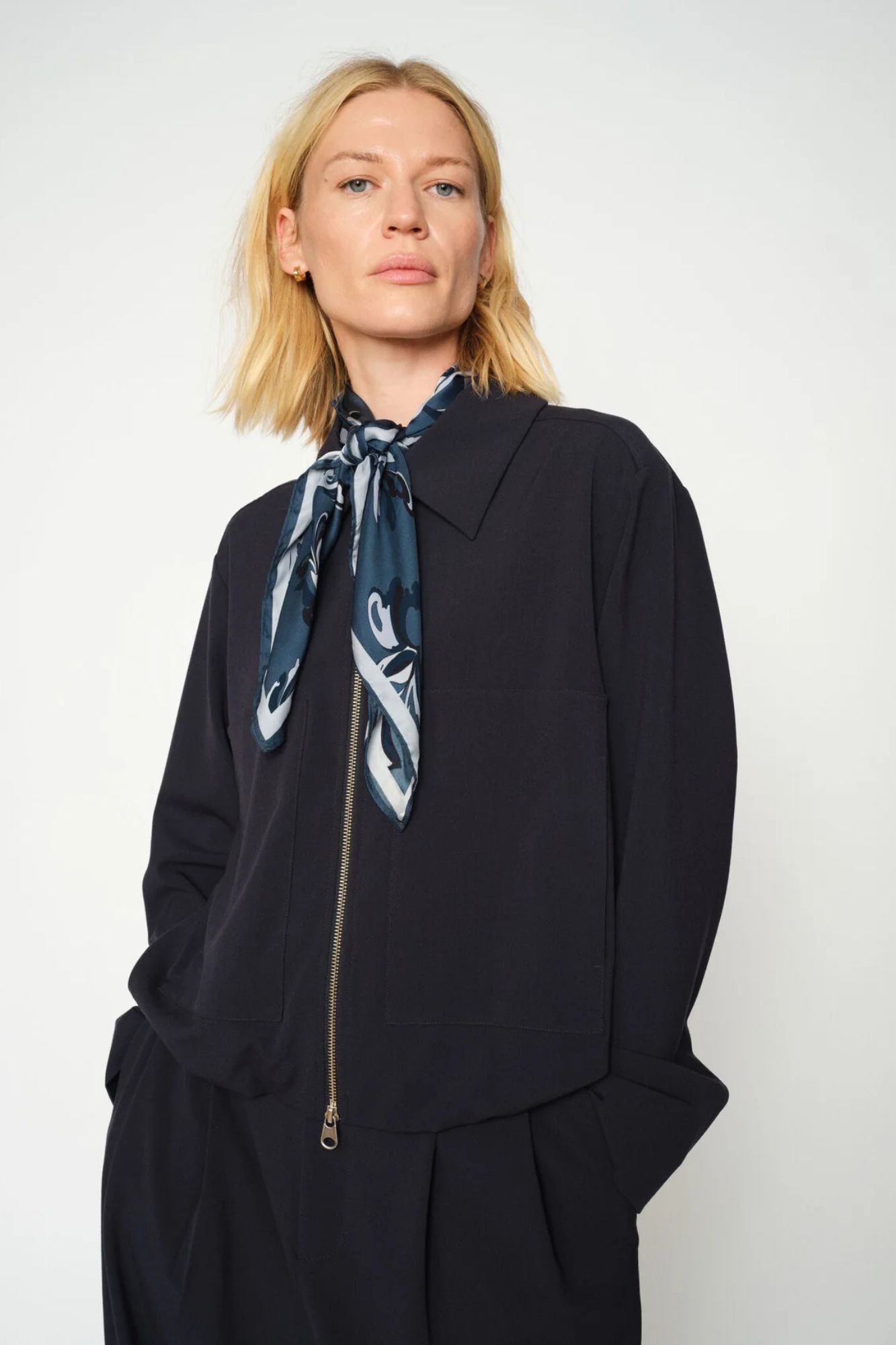 Serve Scarf