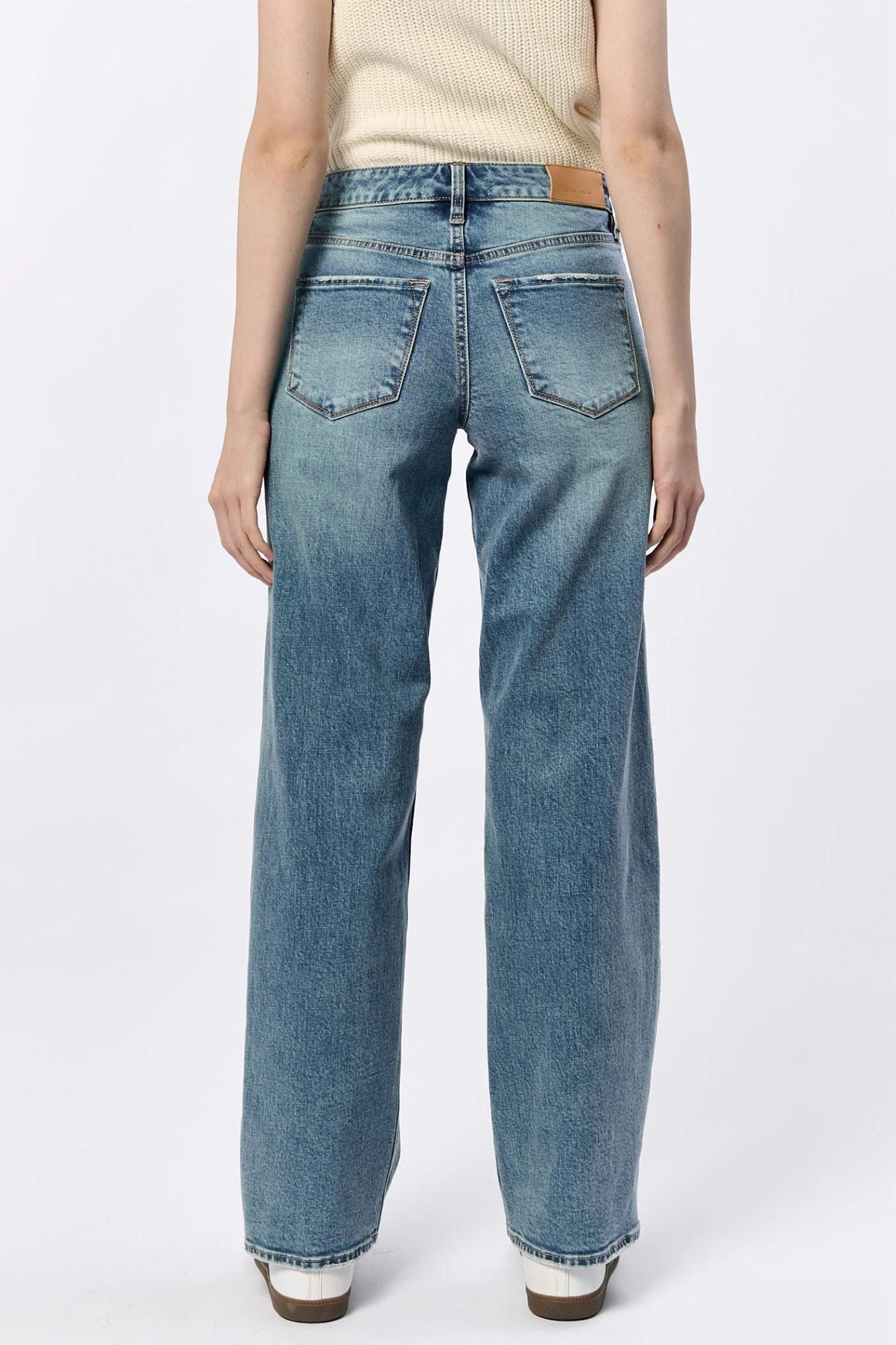 Taylor Straight Leg Jean