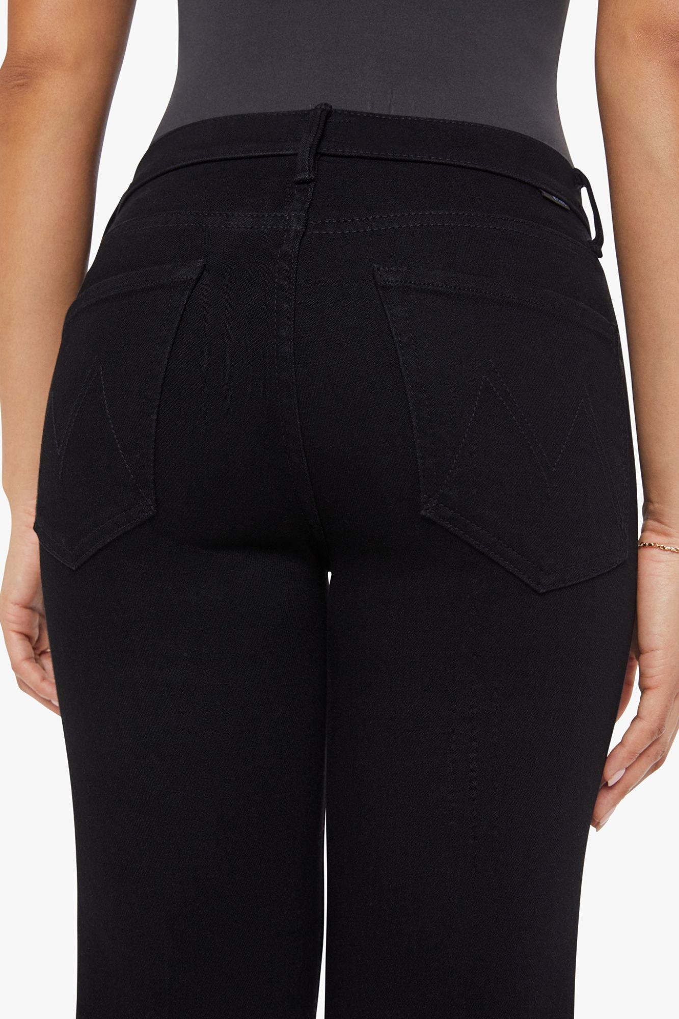 PETITIES Lil Kick It