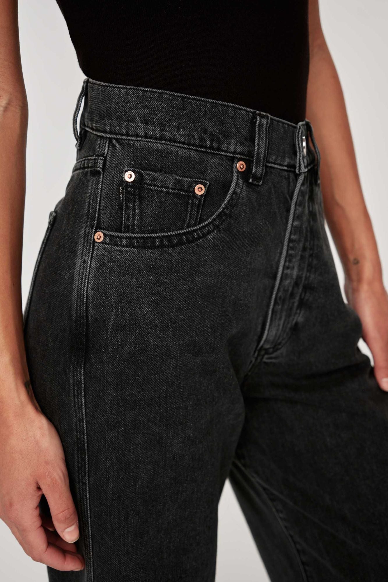 Taylor Relaxed Barrel Ultra High Rise 31"