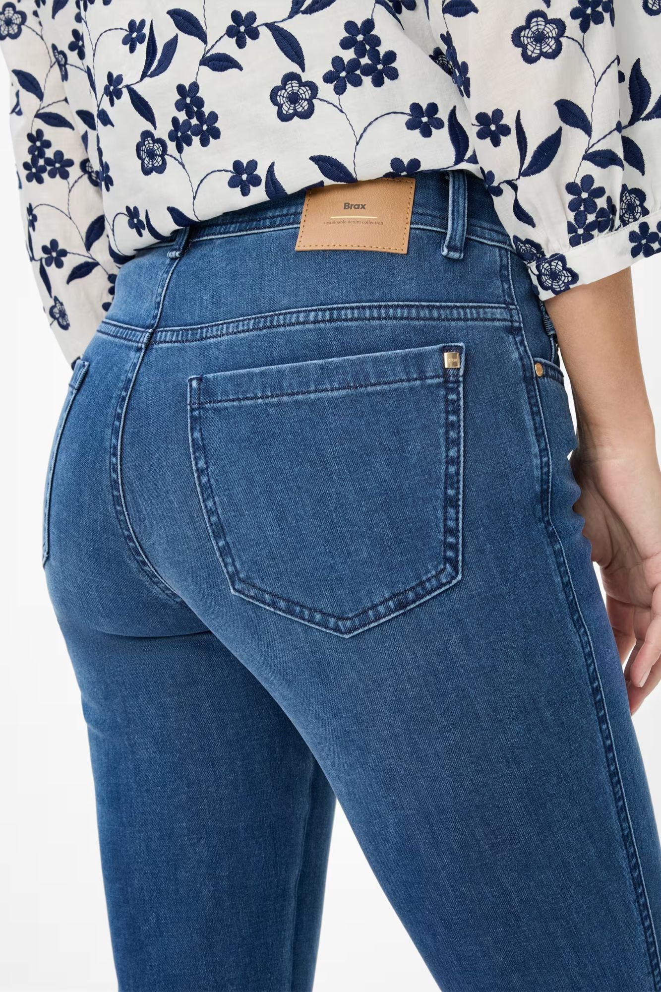 Shakira Slim Boot Cut Jean