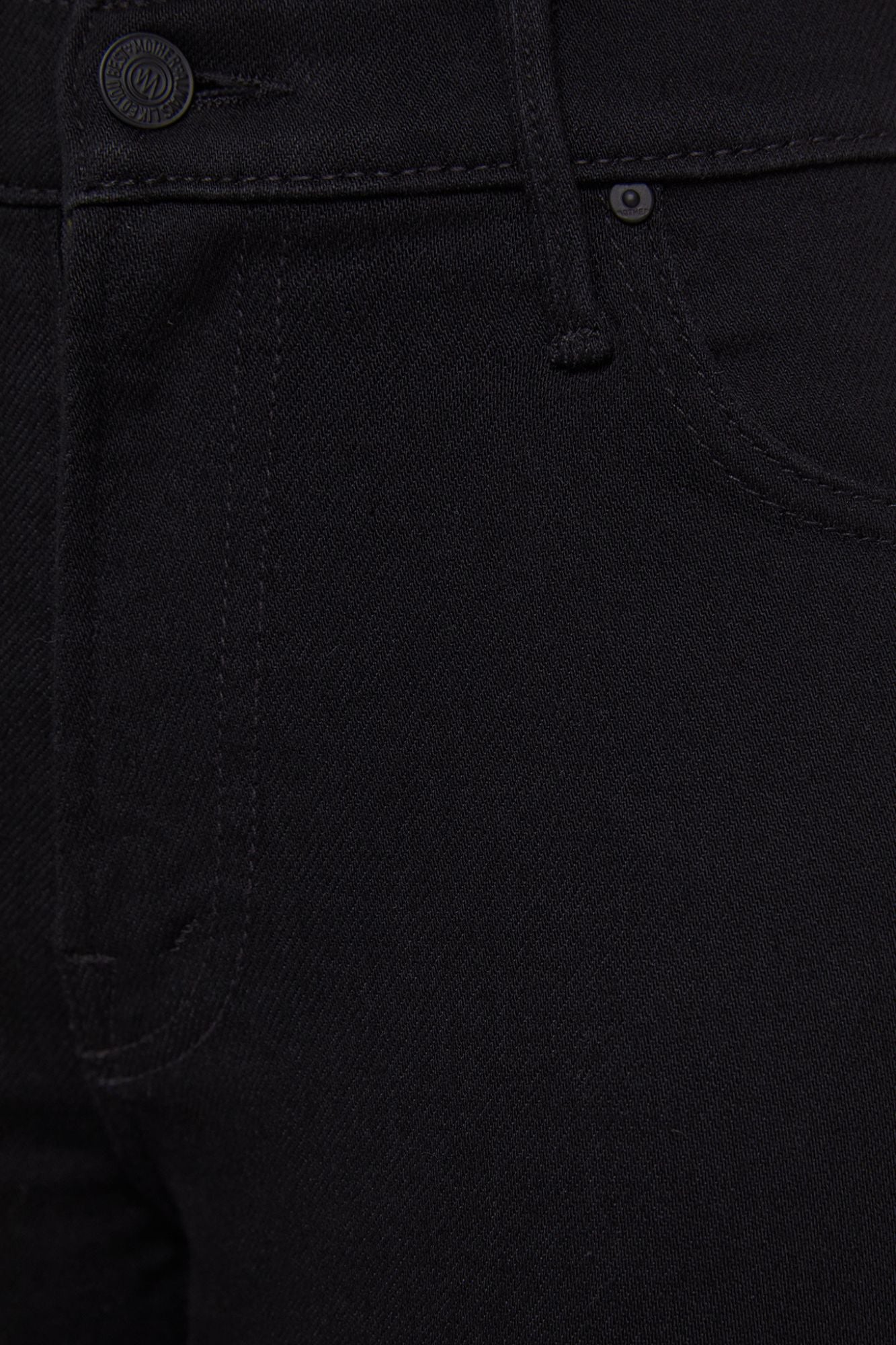 PETITIES Lil Kick It