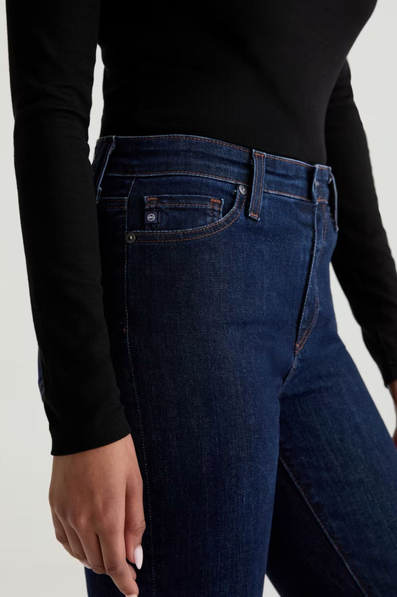 Mari Mid-Rise Slim Straight