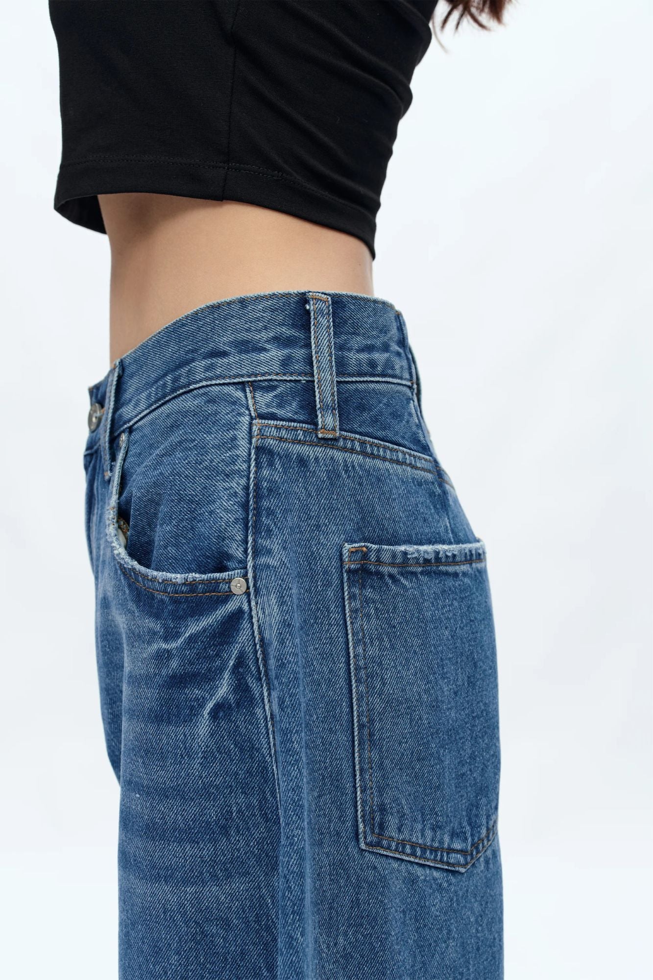 Katia Tailored Barrel Leg Jean