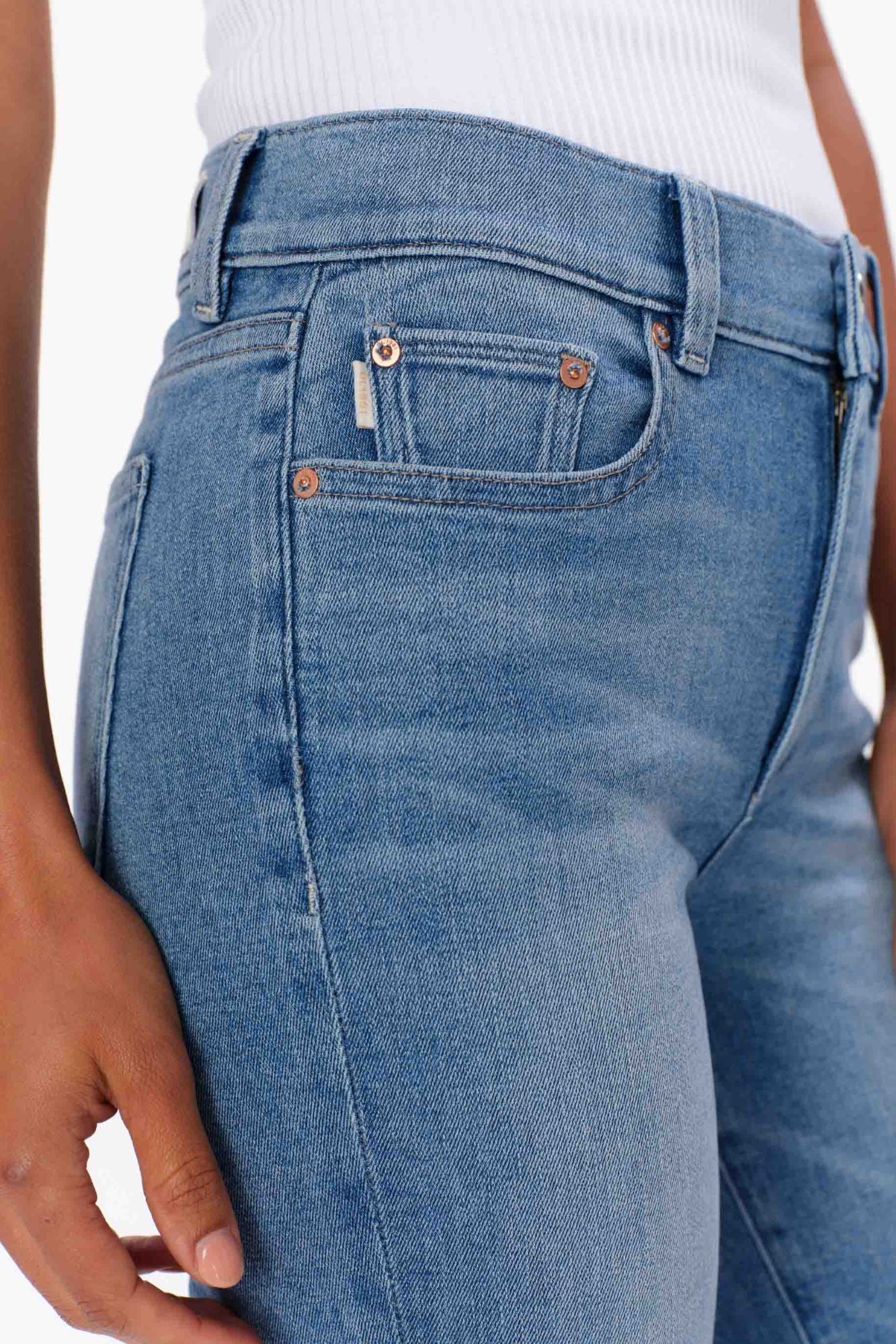 Mara Straight Mid Rise Instasculpt Ankle