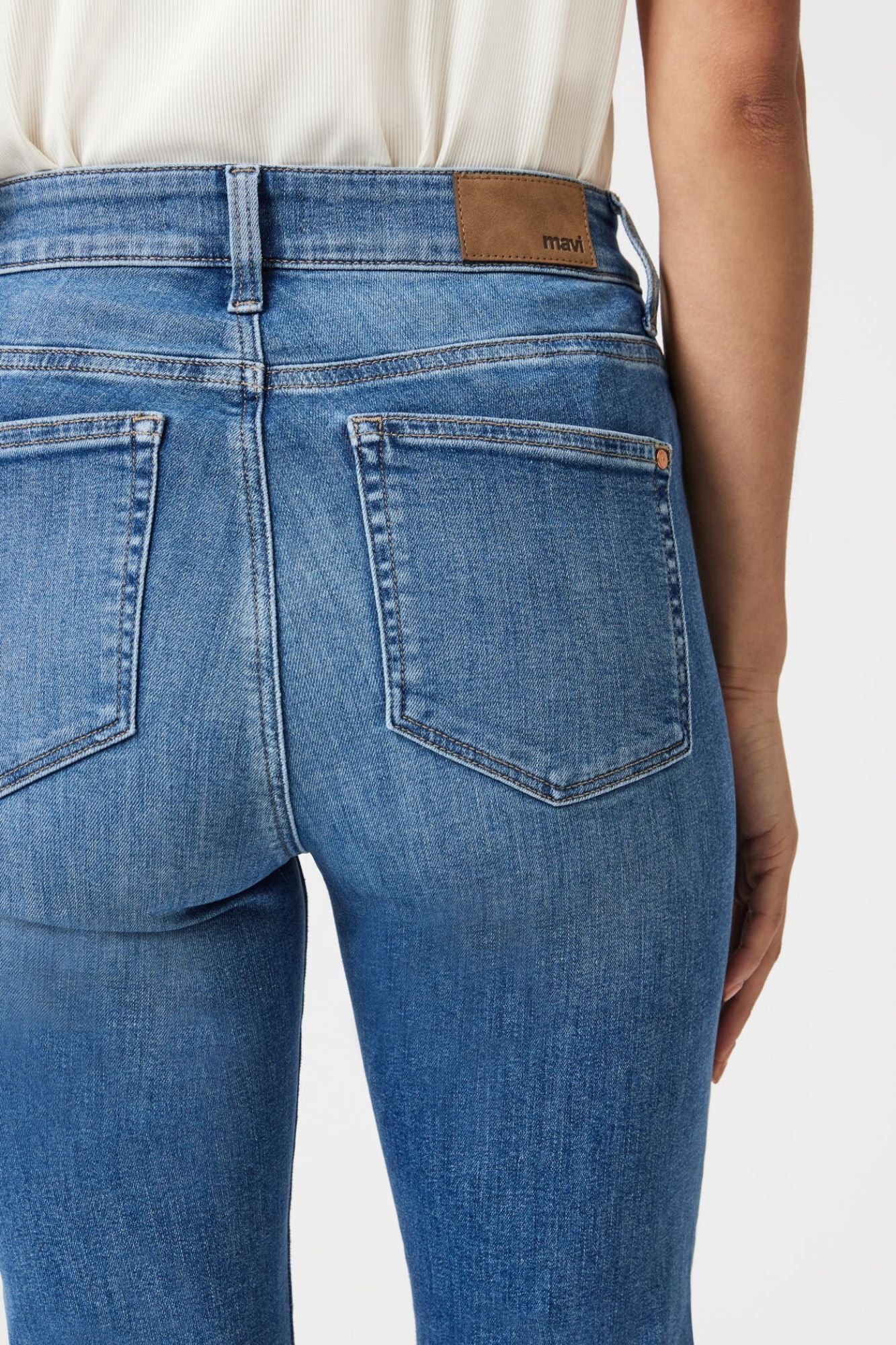 Anika Cropped Flare Jeans