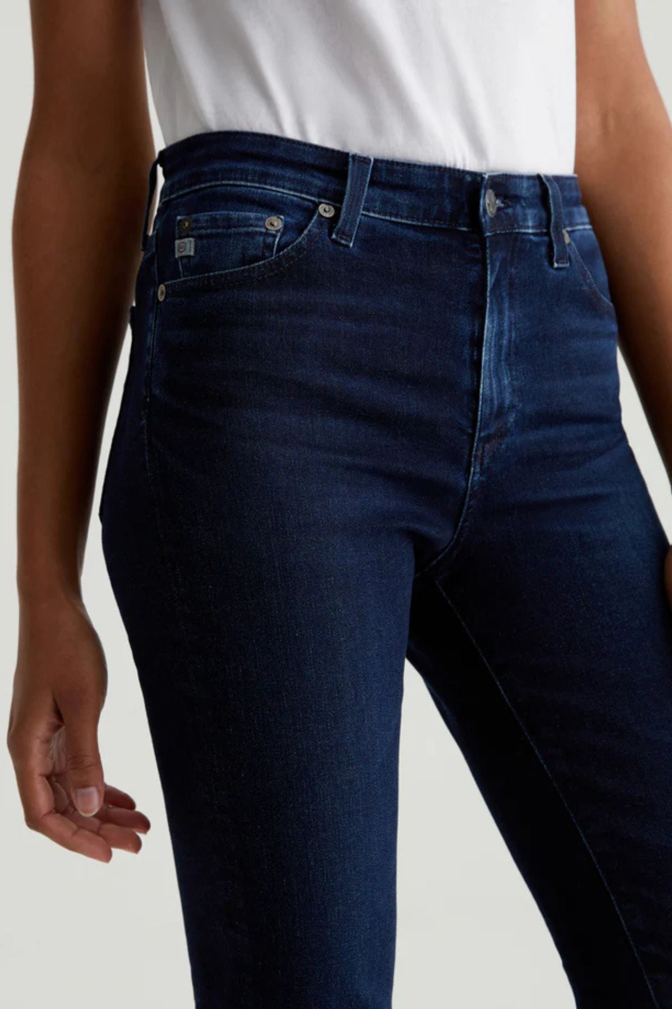 Mari Mid-Rise Slim Straight