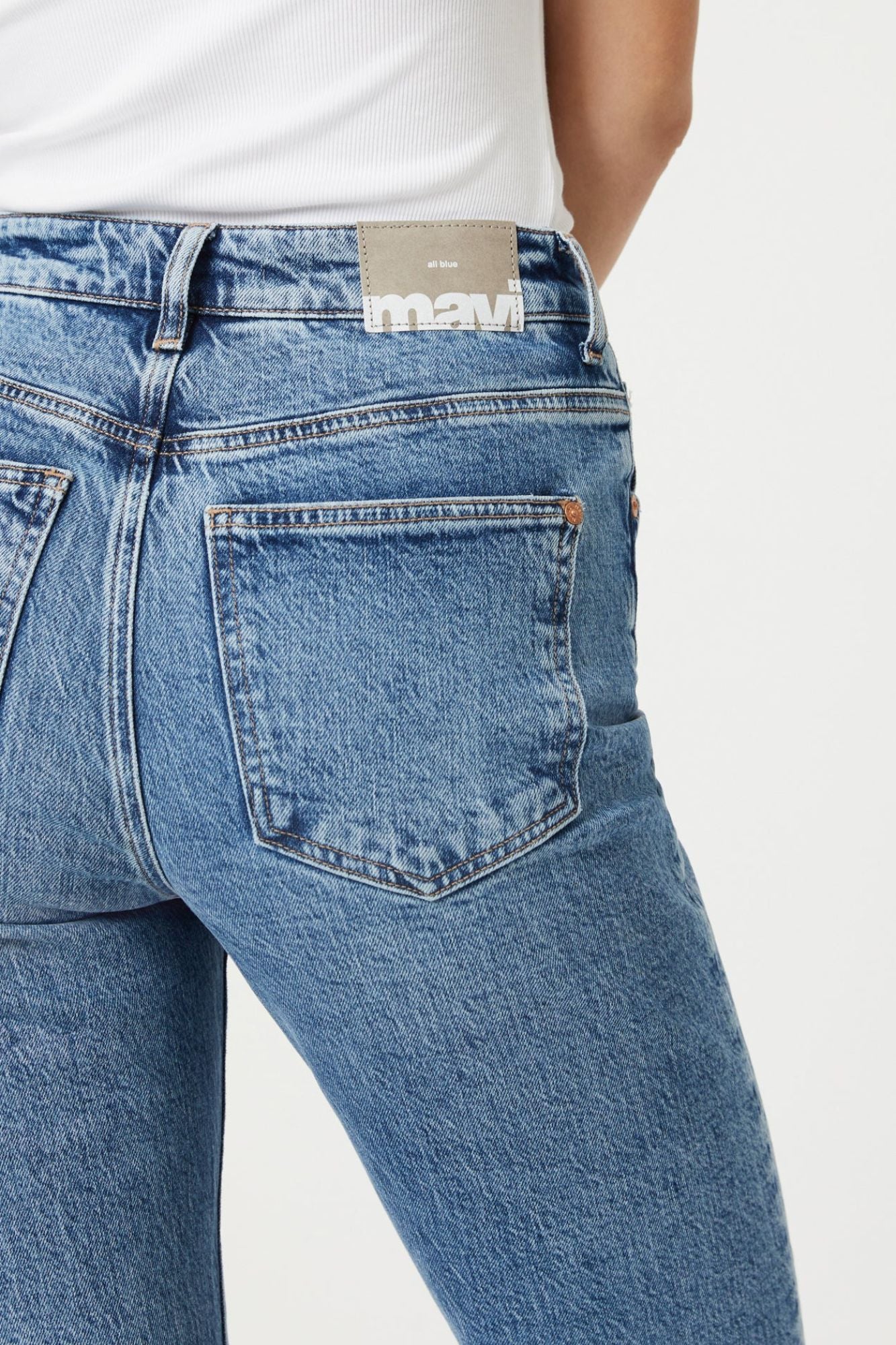 New York Straight Leg Jeans