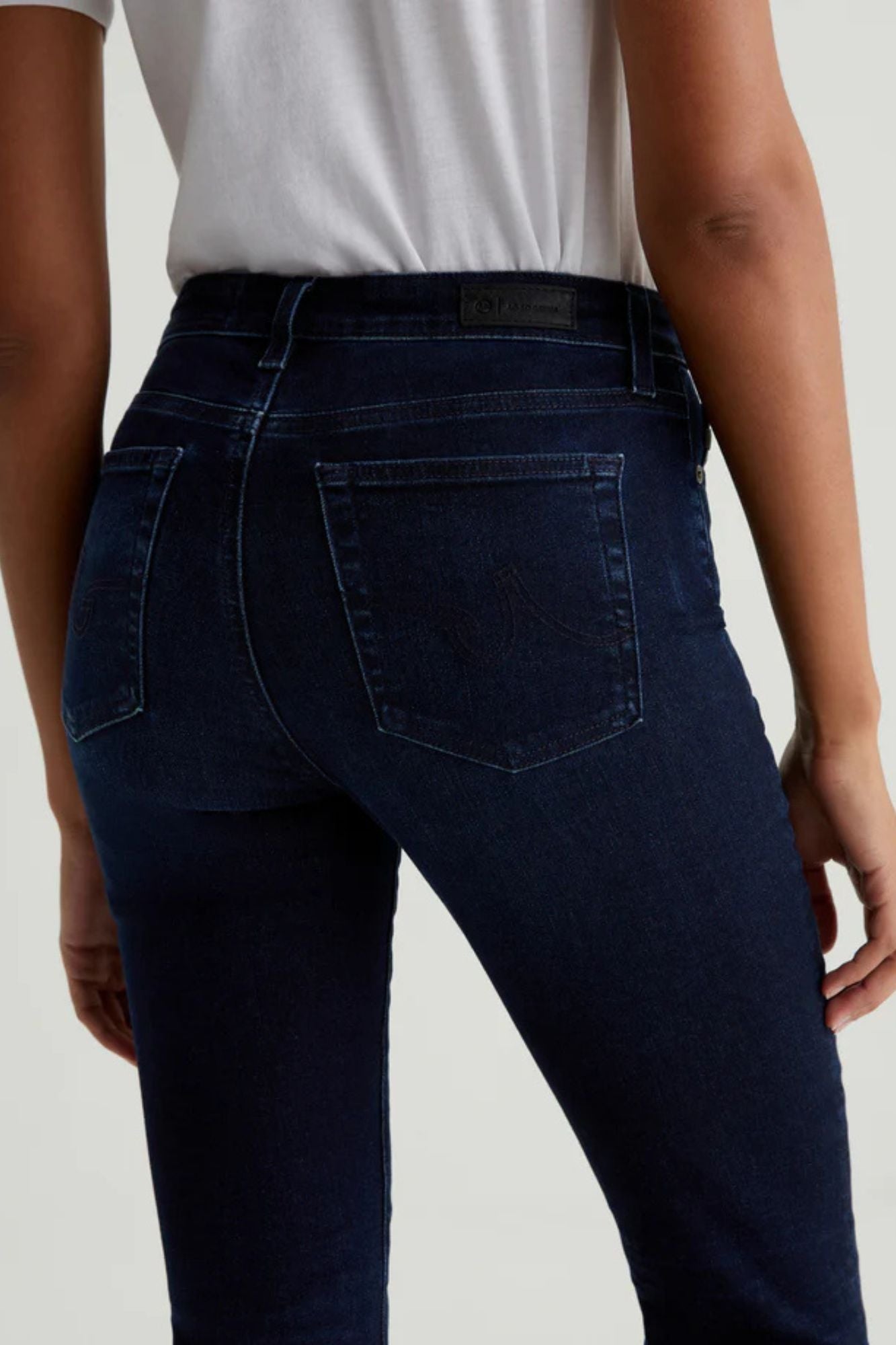 Mari Mid-Rise Slim Straight
