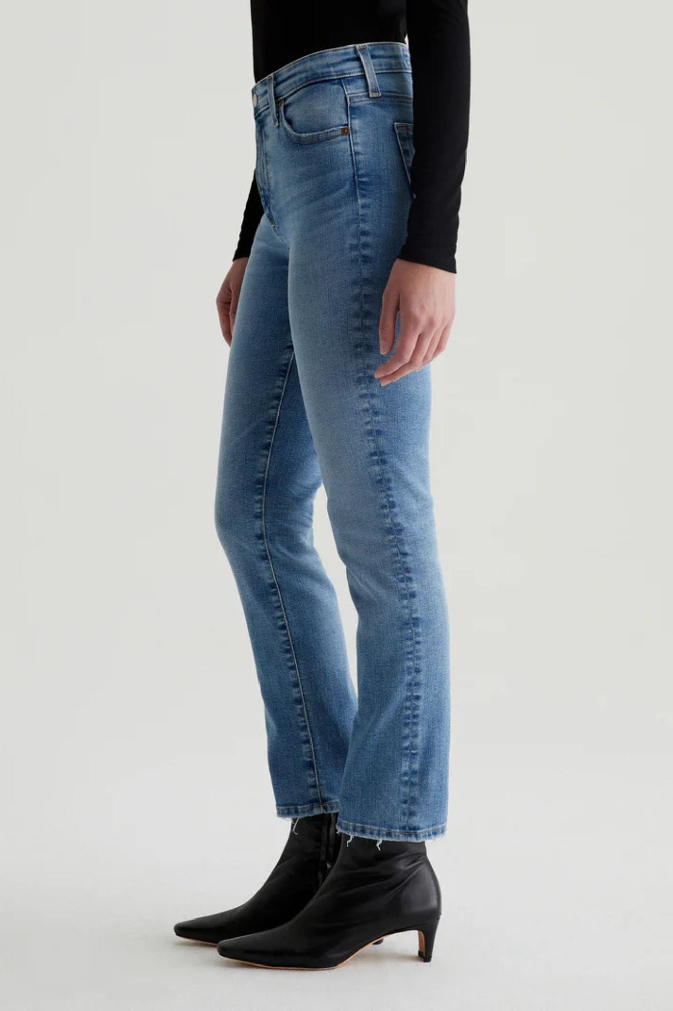 Mari Mid-Rise Crop