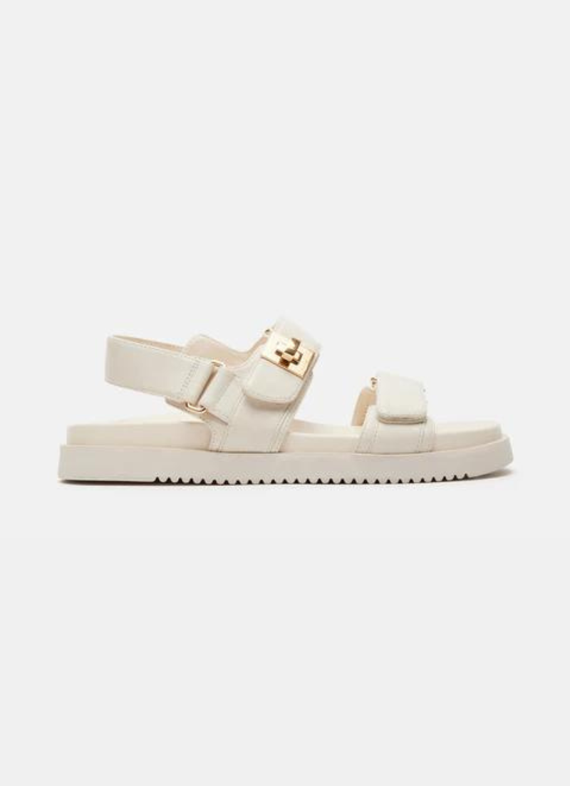 Mona Sandal