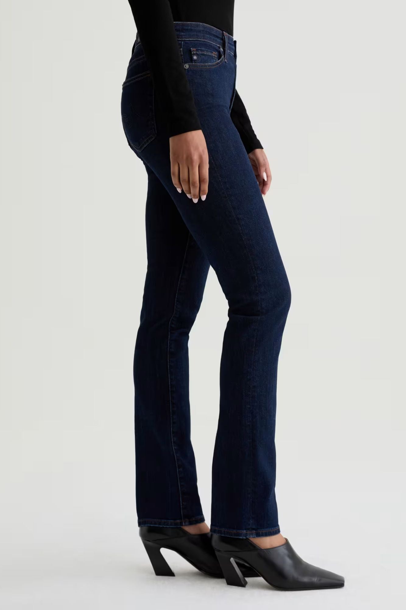 Mari Mid-Rise Slim Straight