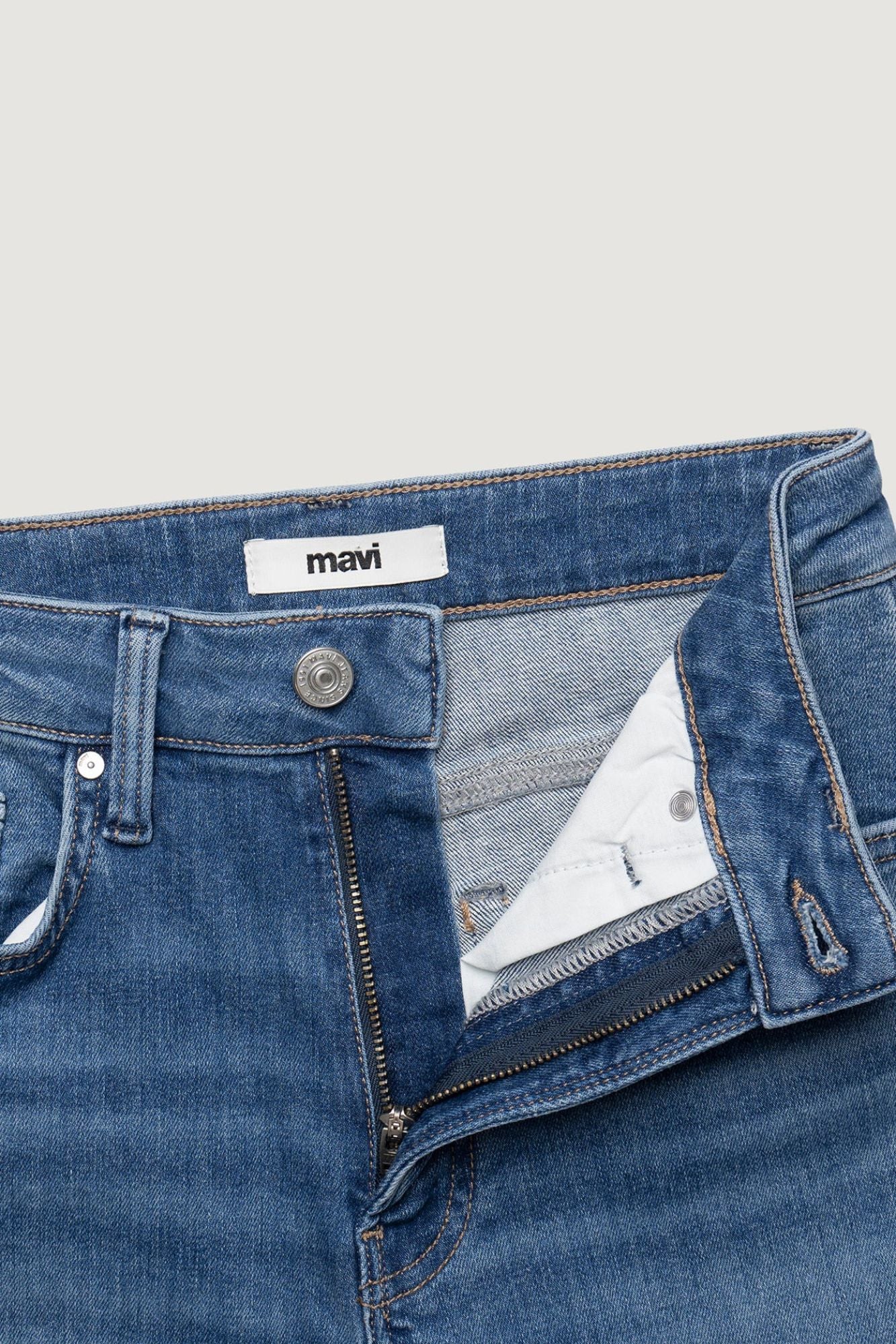 Kendra Straight Leg Jeans