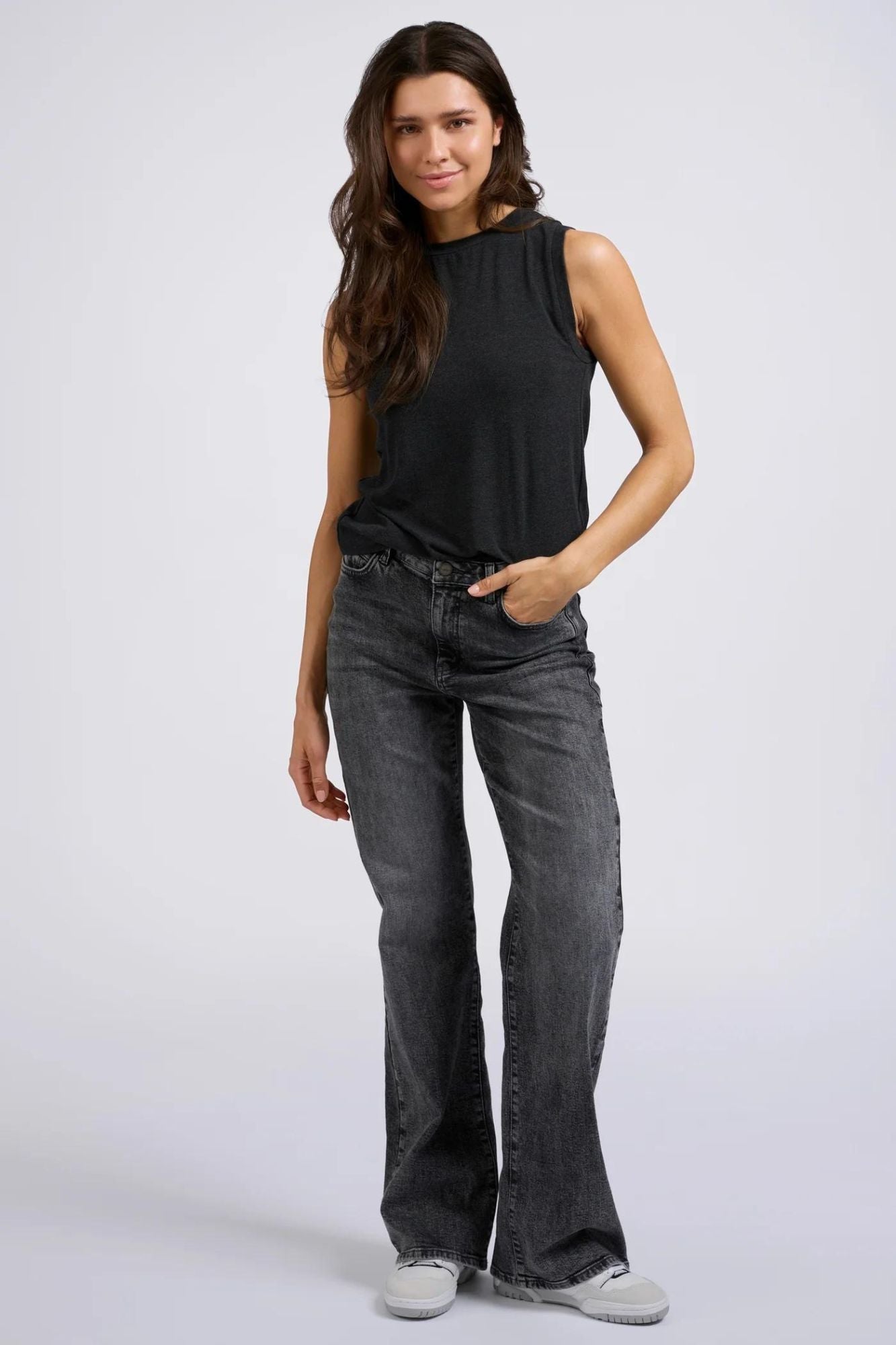 Daisy Sleeveless T-Shirt