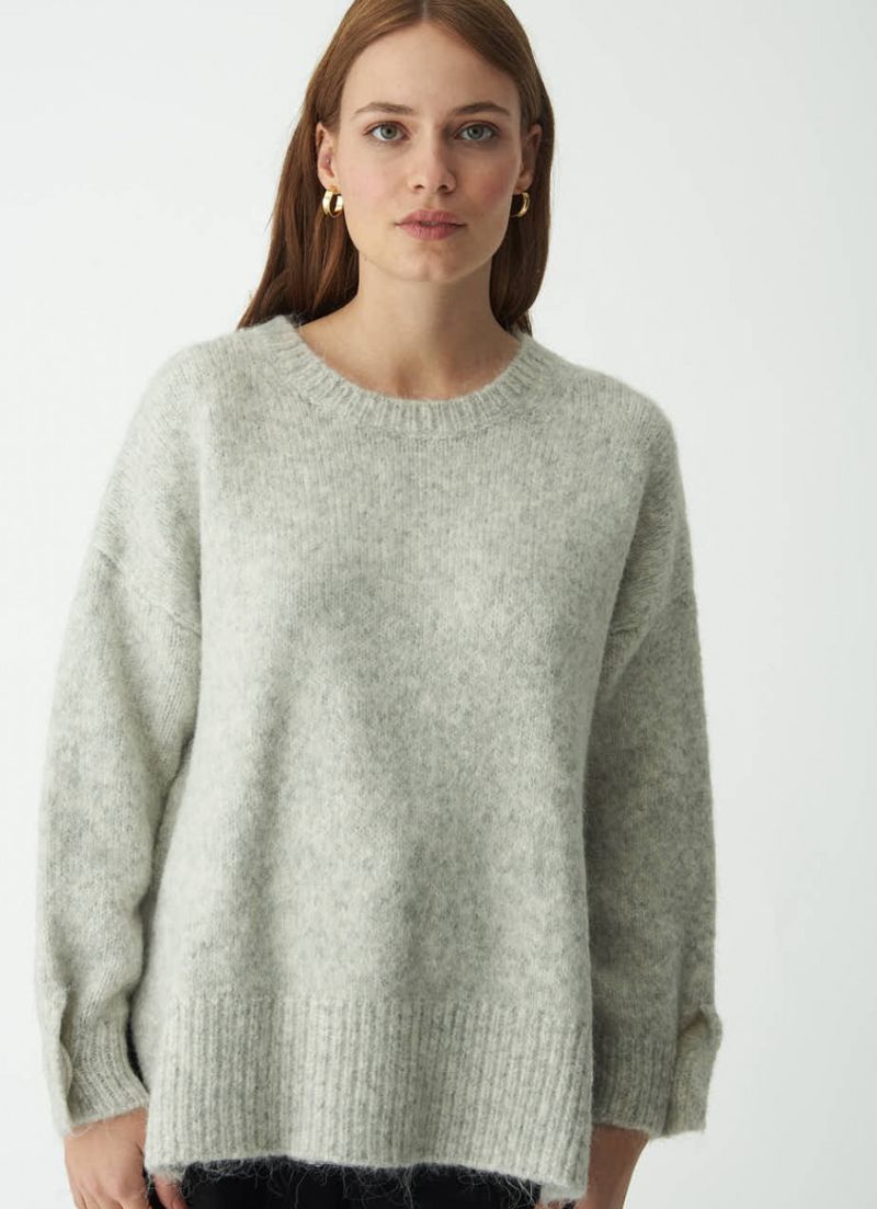 Broad Detachable Turtleneck Sweater