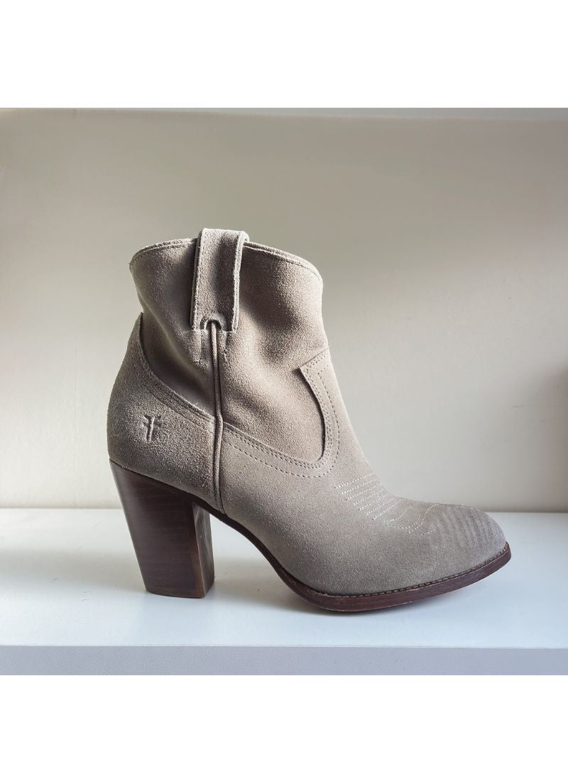 Llana Short Boot
