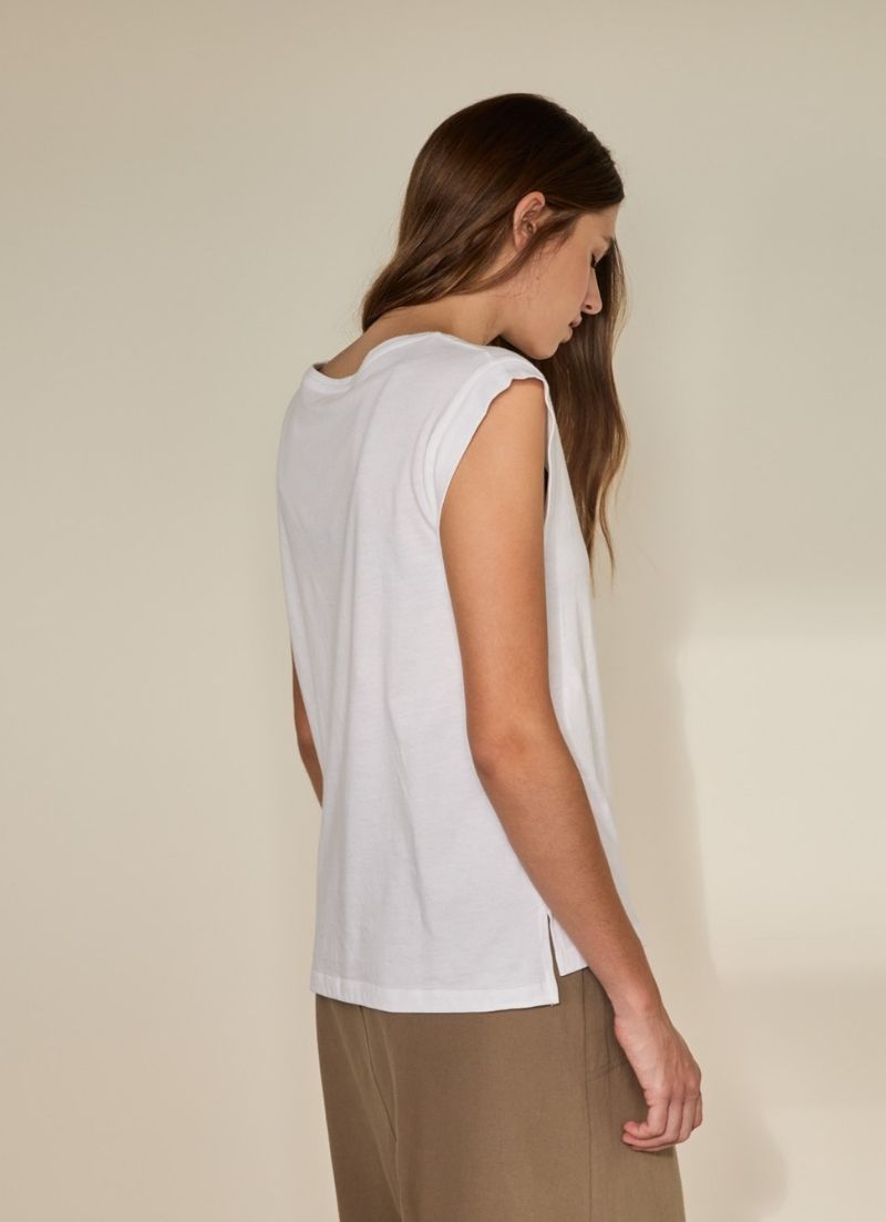 Yerse - Sleeveless T-Shirt