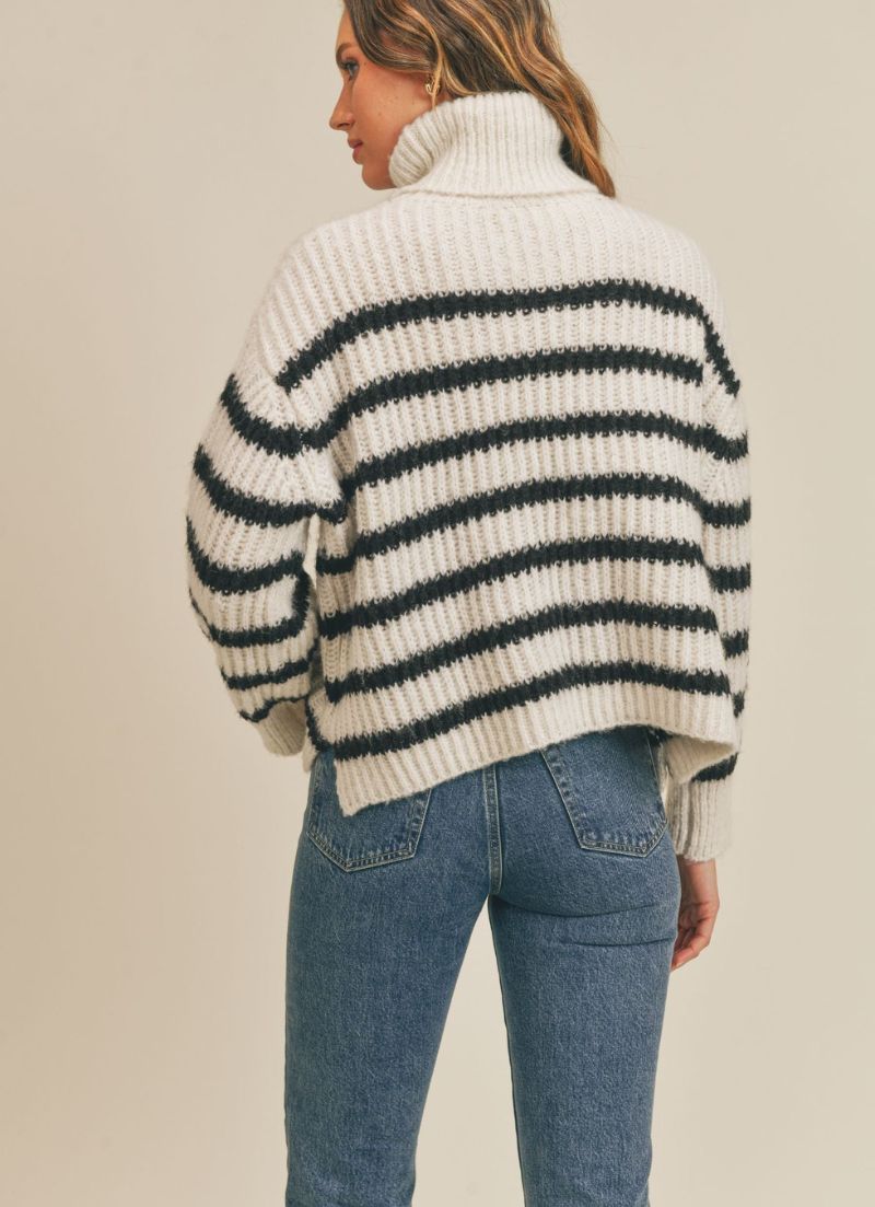 Aki Turtleneck