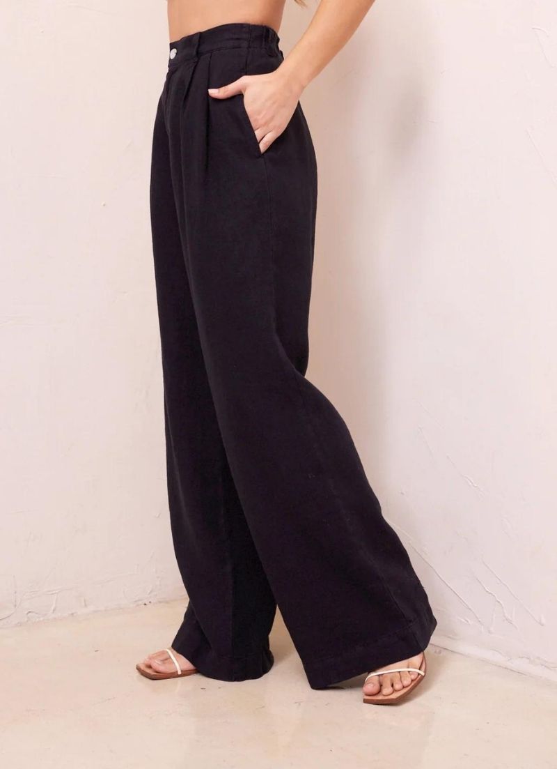 Pleated Wide Leg Trouser