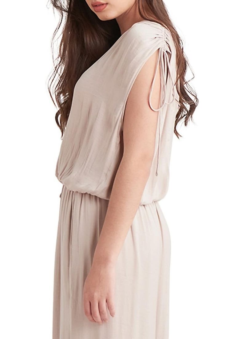 Dex - Sleeveless Blouse