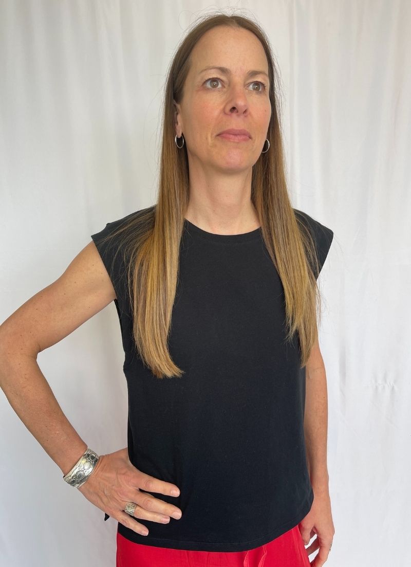 Yerse - Sleeveless T-Shirt