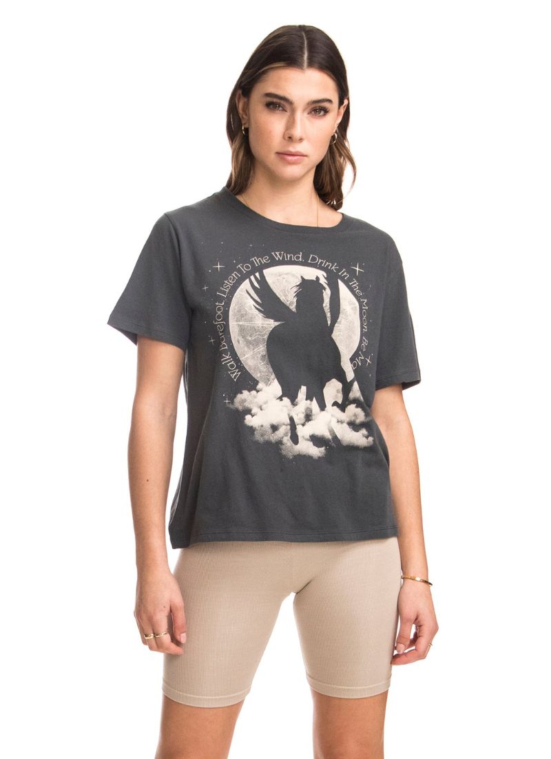 Be Magical Tee