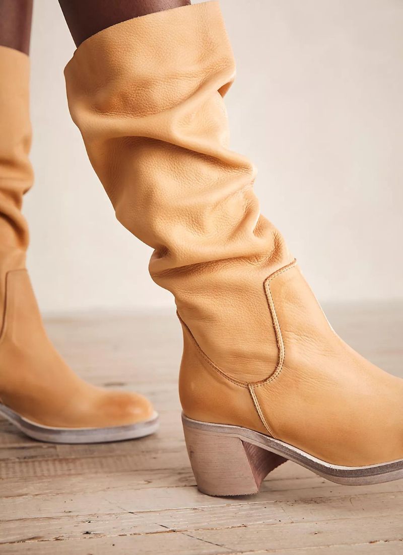 Bottes en daim | Bottines en daim à la cheville - Free People Bottes en daim | Bottines en daim à la cheville - Free People