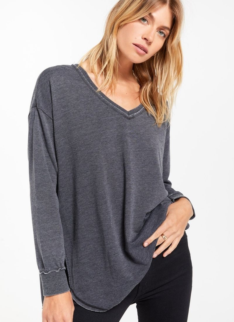 V-Neck Weekender