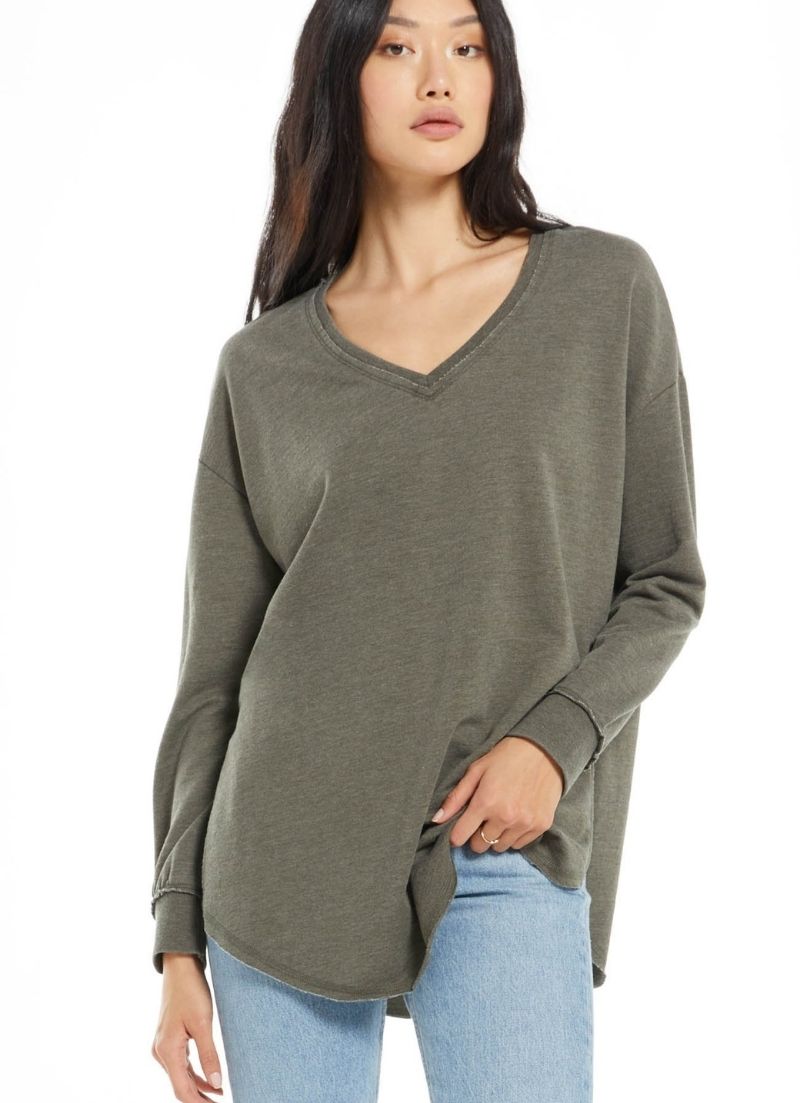 V-Neck Weekender