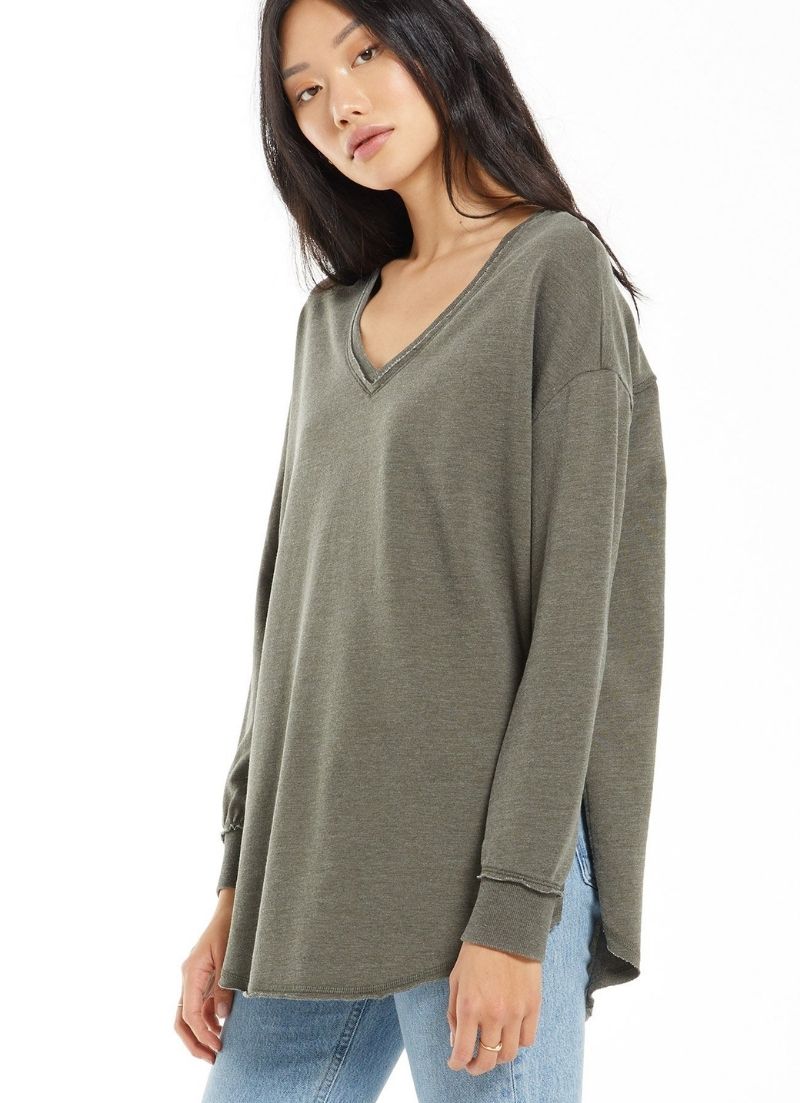 V-Neck Weekender