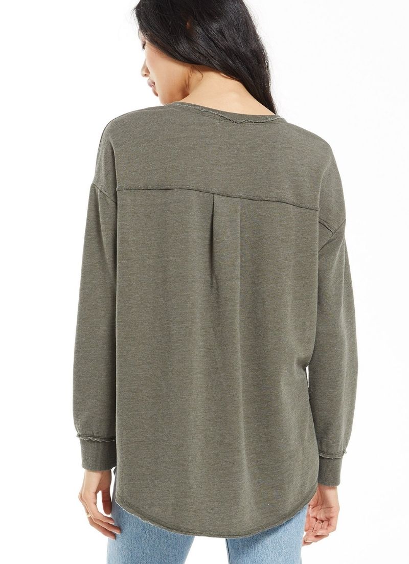 V-Neck Weekender