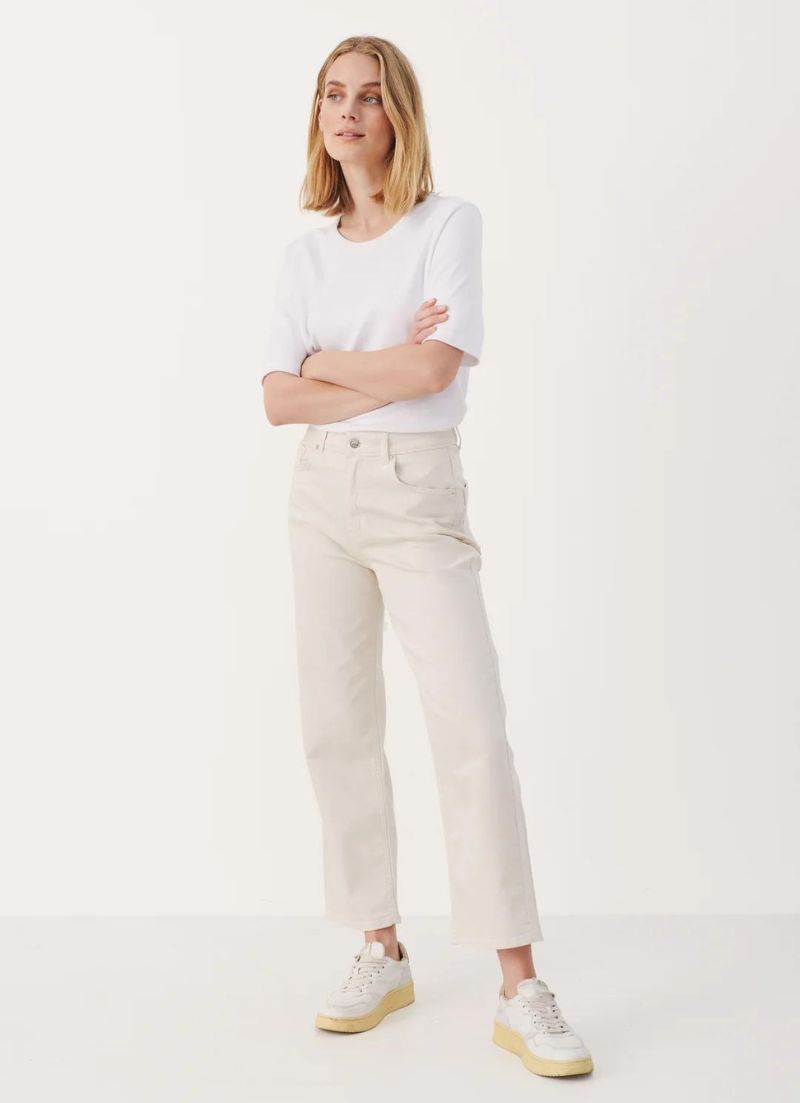 Judy Straight Cropped Jeans