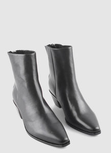 Sol Sana Black Leather Woodie Boot